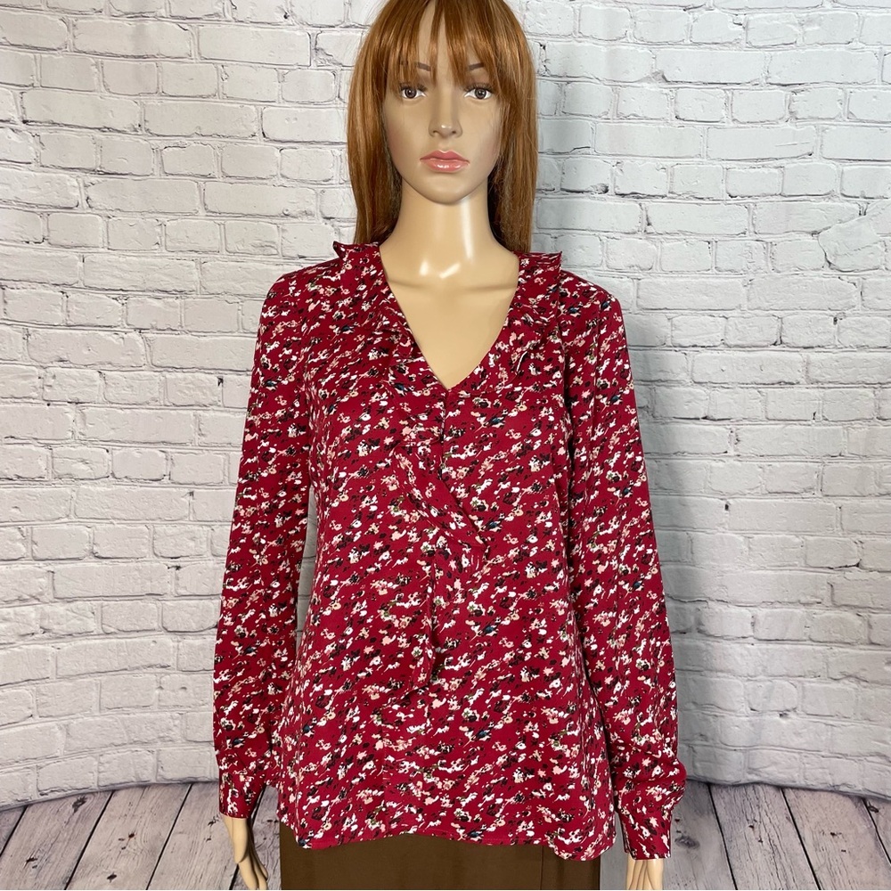 NWT New $79 Vince Camuto Floral V-neck Long Sleeve Blouse Size S